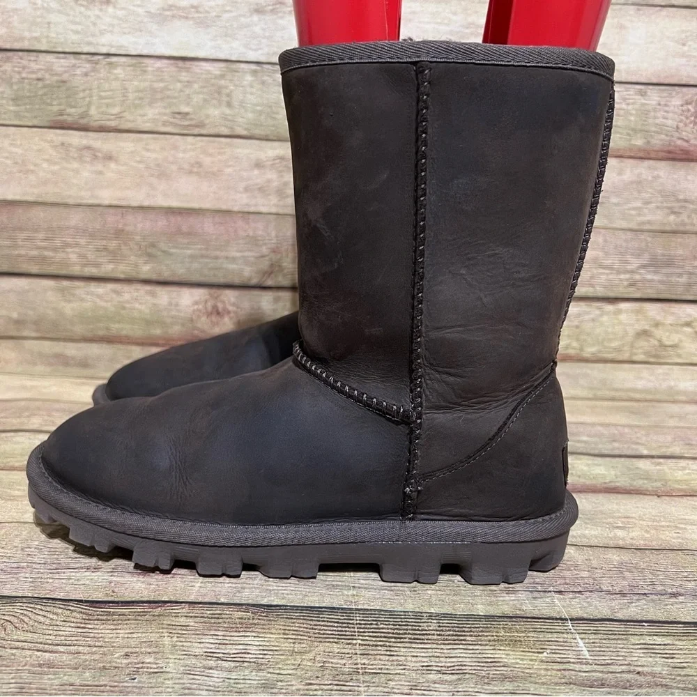 Ugg Brown Mocha Leather Classic Short Boots